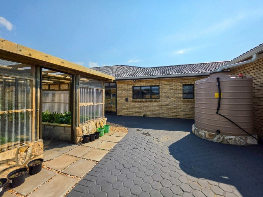 3 Bedroom Property for Sale in Stilbaai Wes Western Cape